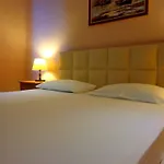 Viktoria Hotel 3*