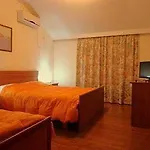 Viktoria Hotel 3*
