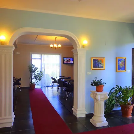 Viktoria Tirana Hotel 3*