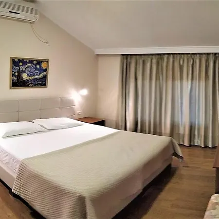 Viktoria Tirana 3*
