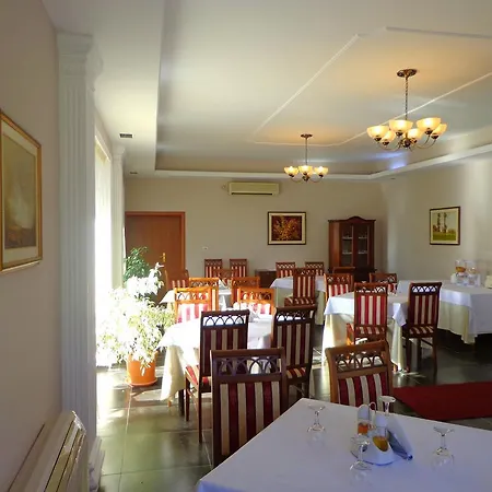 Viktoria Tirana 3*