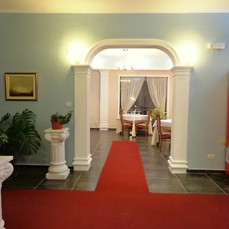 Viktoria Tirana 3*