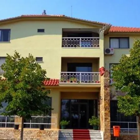 Viktoria Tirana Hotel 3*