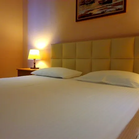 Viktoria Tirana Hotel 3*